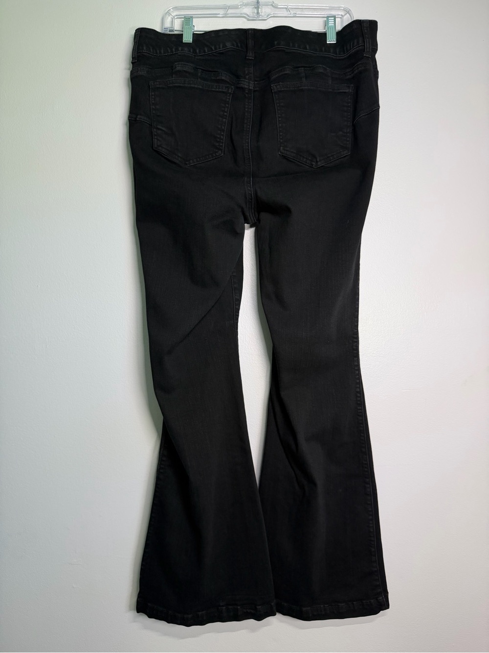 Torrid Bombshell Flare Jeans 18R Black Premium Stretch High Rise - Picture 4 of 8